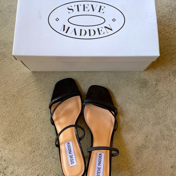 Steve Madden Kitten Heels size 7.5 - Picture 4 of 4